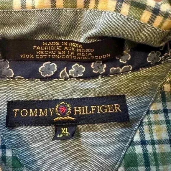 Tommy Hilfiger button down - Picture 5 of 5